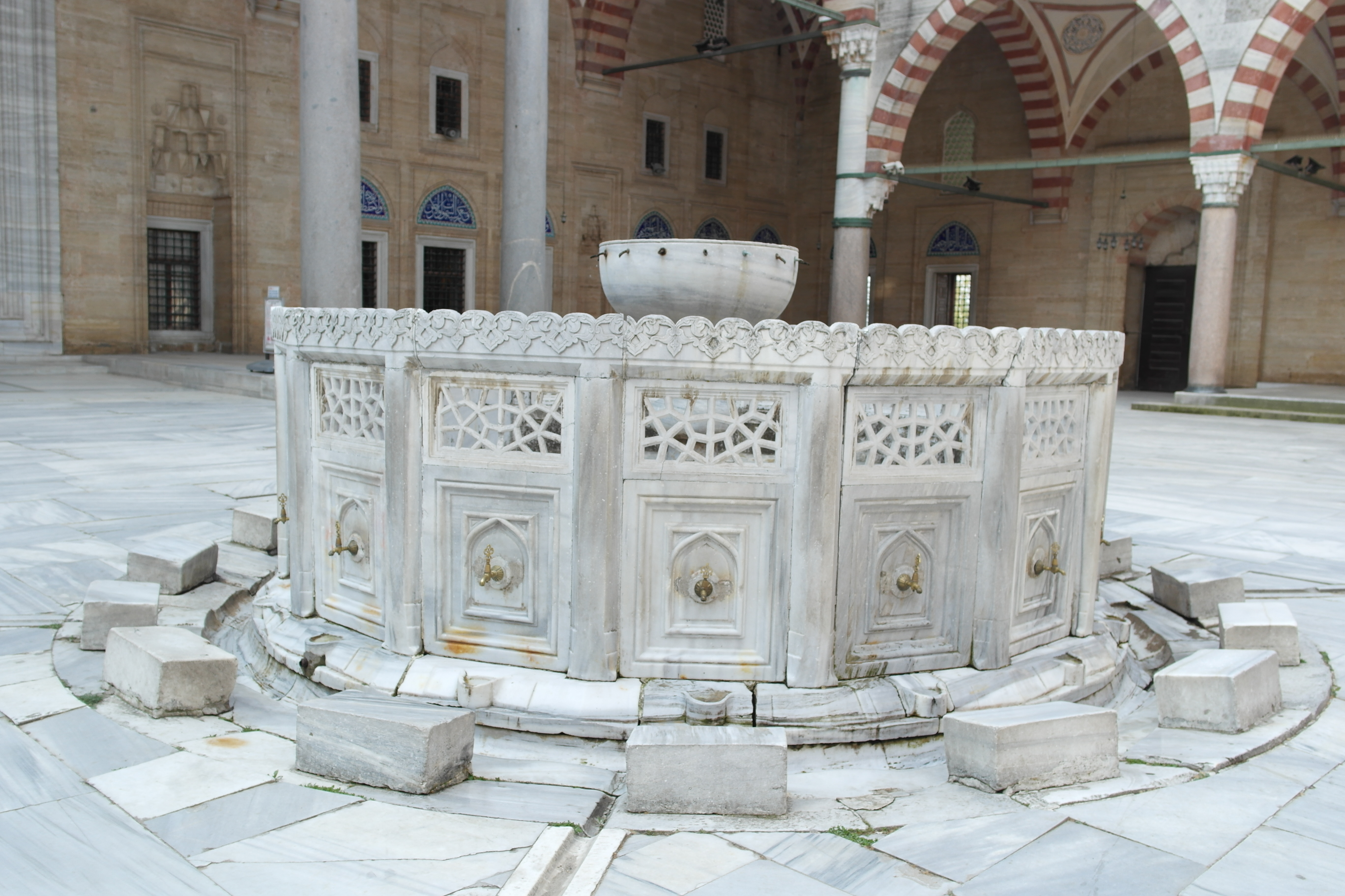 Edirne Selimiye Camii Avlusu ve Minareleri, KLMircea